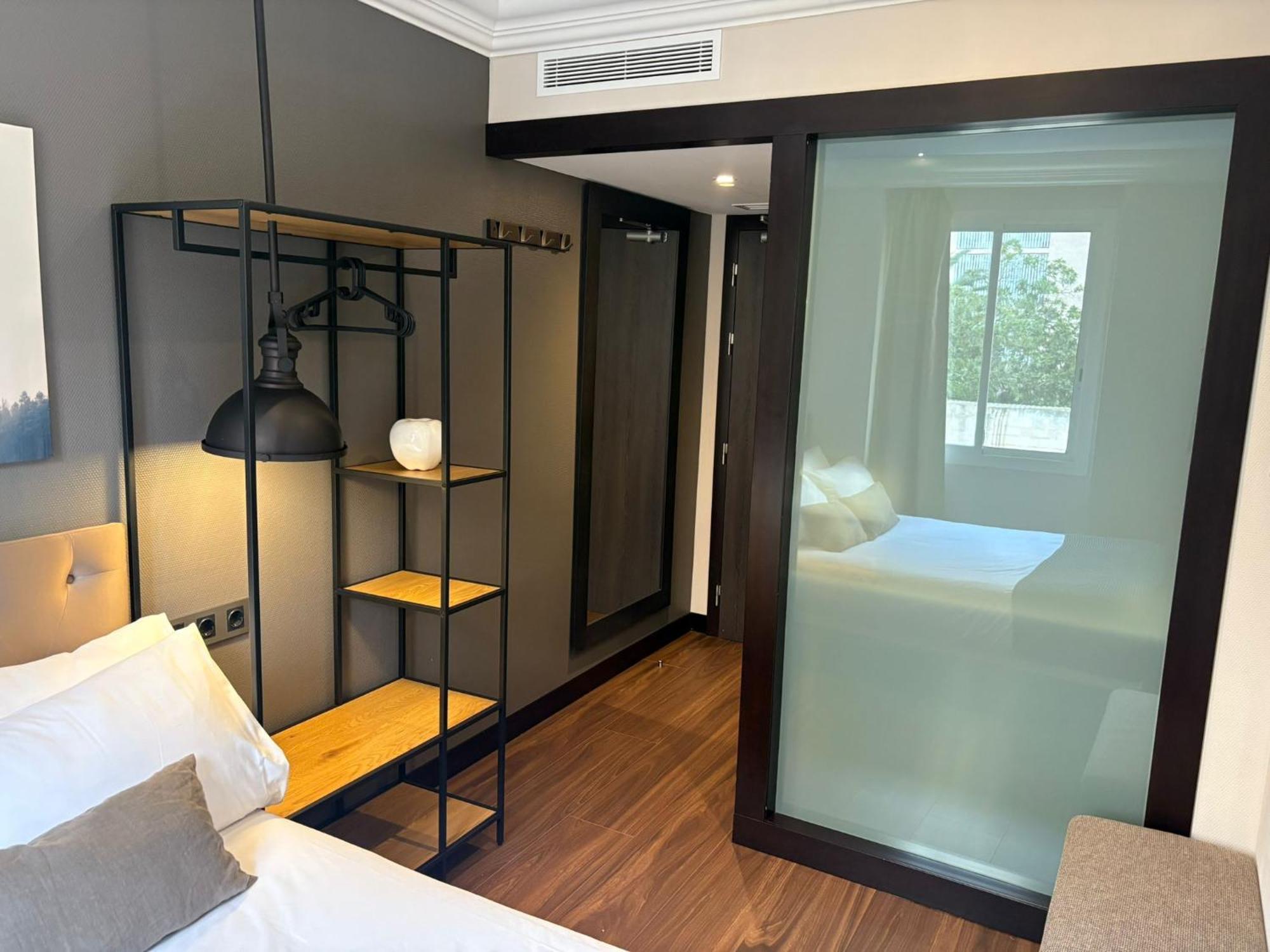 Hotel Cortes Rambla — Foto’s 1